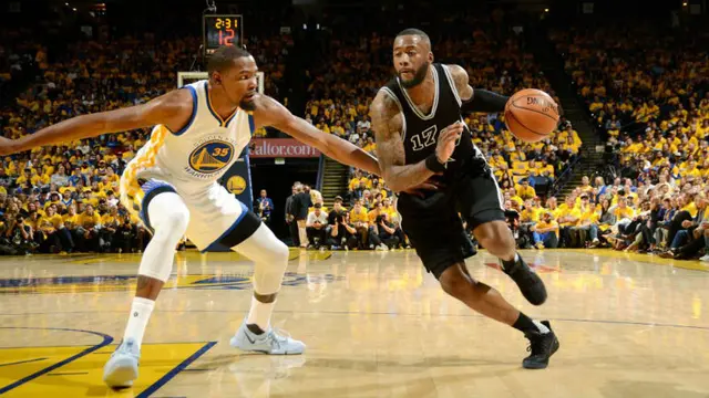 Eks forward San Antonio Spurs, Jonathon Simmons.