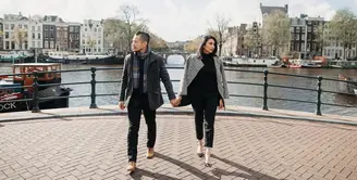 Tyas Mirasih dan Raiden Soedjono dikenal sebagai pasangan yang sangat romantis. (foto: instagram.com/tyasmirasih)