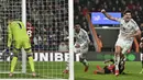 Maguire berkontribusi atas gol kedua Setan Merah yang membuat skor menjadi 2-1. (AFP/Glyn Kirk)