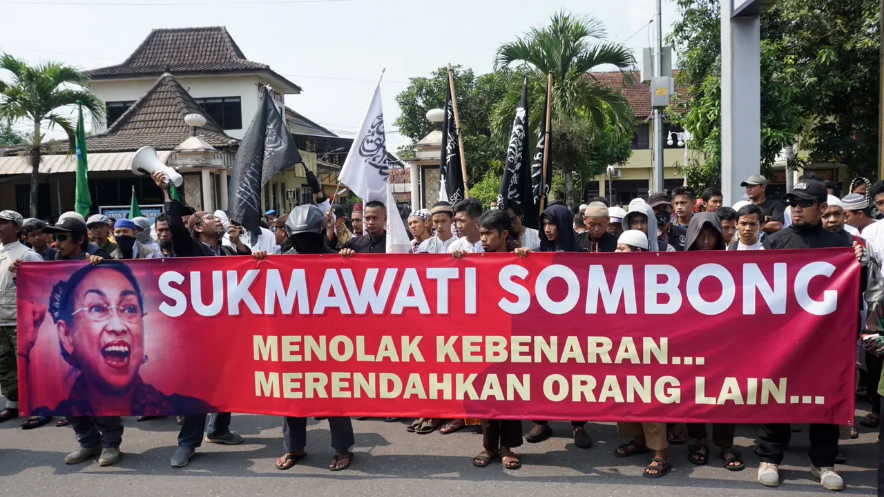 Demo Menuntut Sukmawati