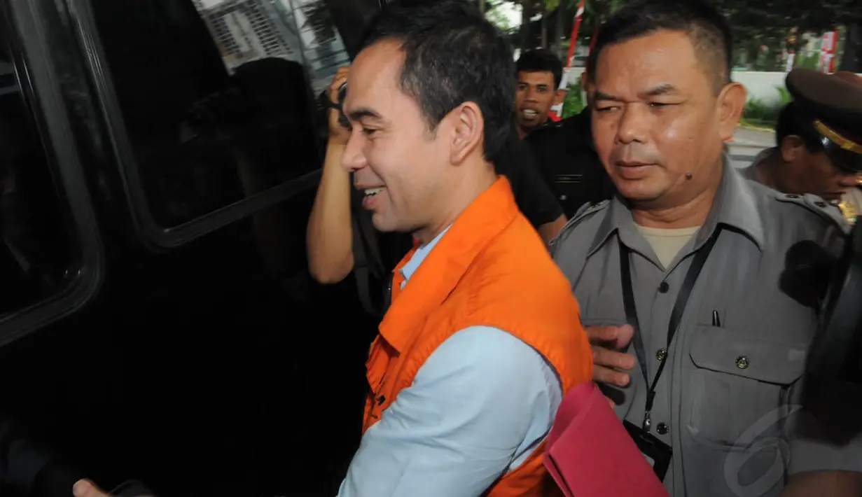 Dalam kasus ini, KPK menetapkan Gubernur Banten Nonaktif Ratu Atut Chosiyah dan adiknya Tubagus Chaeri Wardana alias Wawan sebagai tersangka sejak 6 Januari 2014 lalu. (Liputan6.com/Herman Zakharia)