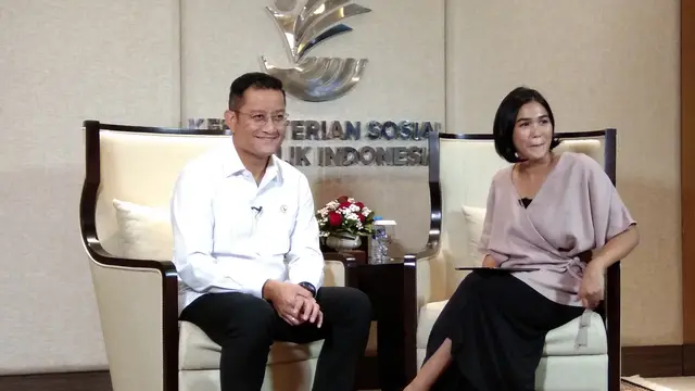 Menteri Sosial Juliari P. Batubara ditemui oleh Liputan6.com di Kantor Kemensos pada Senin (2/12/2019) (Liputan6.com/Giovani Dio Prasasti)