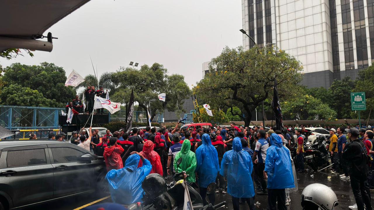 Pekerja Indomaret Demo di Kantor Kemnaker, Bawa 6 Tuntutan