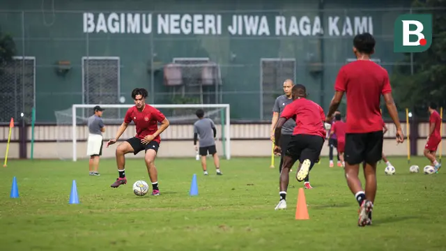 Latihan Timnas Indonesia Senior dan Timnas Indonesia U-20
