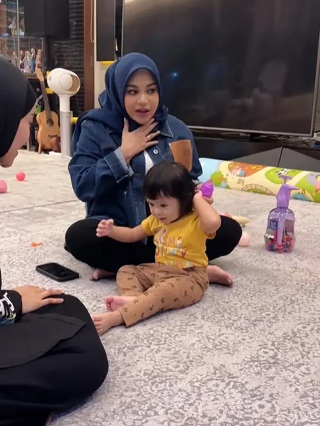 Ameena, anak Aurel dan Atta (Instagram/aurelie.hermansyah)