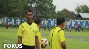 Tersangka Nurul Safarid diduga menerima uang suap senilai Rp 45 juta untuk memenangkan Persibara Banjarnegara atas Persekabpas Pasuruan di laga Liga 3 saat ia menjadi wasit.