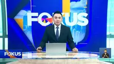 Fokus edisi (17/11) mengangkat beberapa topik pilihan sebagai berikut, Longsor Timbun Puluhan Rumah, 27 Orang Hilang, Atap Gazebo Kampus Ambruk Timpa Mahasiswa, Monyet Liar Masuk Permukiman.