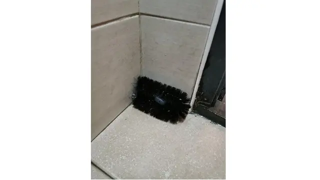 Viral, Pria Ini Temukan Kamera Tersembunyi dalam Toilet Toko