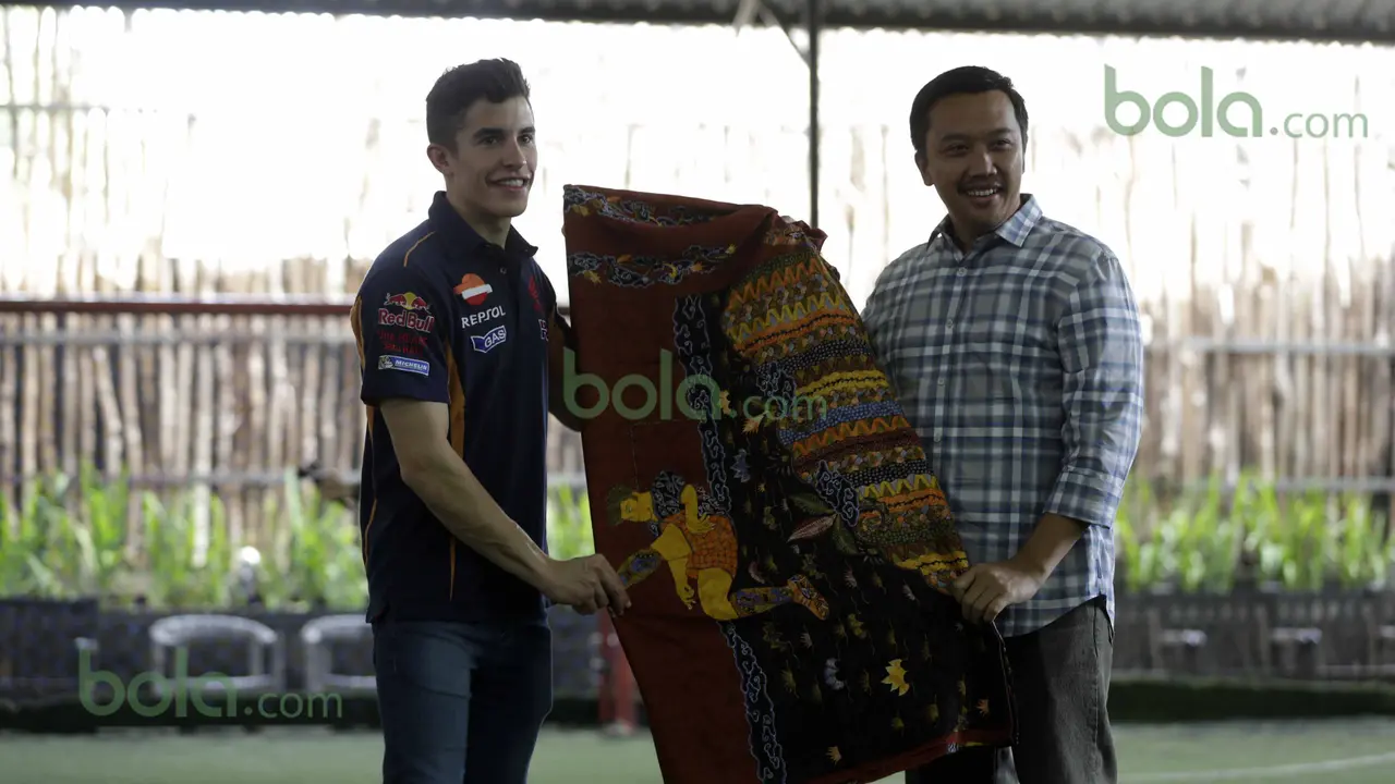 Marc Marquez (kiri) dan Menpora Imam Nahrawi