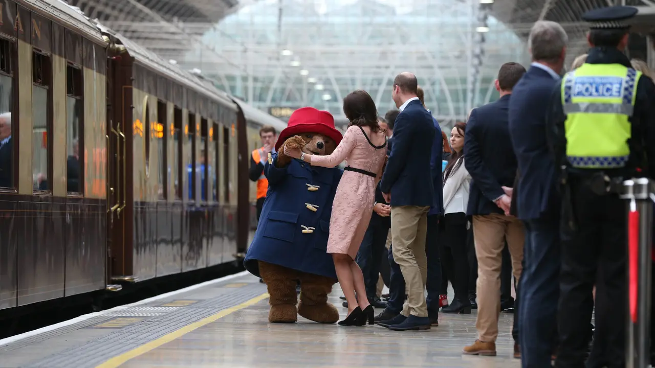 Kate Middleton di Stasiun Kereta Paddington