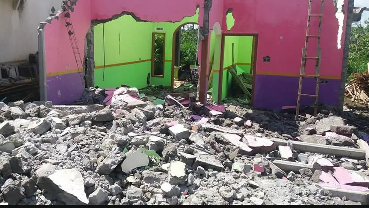 Suami Tinggal Serumah dengan Selingkuhan, TKW Nekat Bongkar Rumah