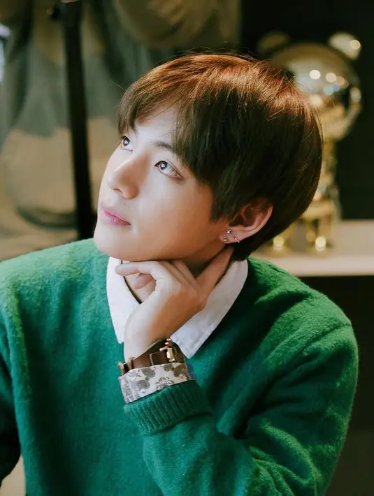 Pemilik nama asli Kim Taehyung ini mempunyai panggilan khusus dari para penggemar. Biasanya para ARMY memanggilnya Tae Tae. (Foto: instagram.com/bts_v)