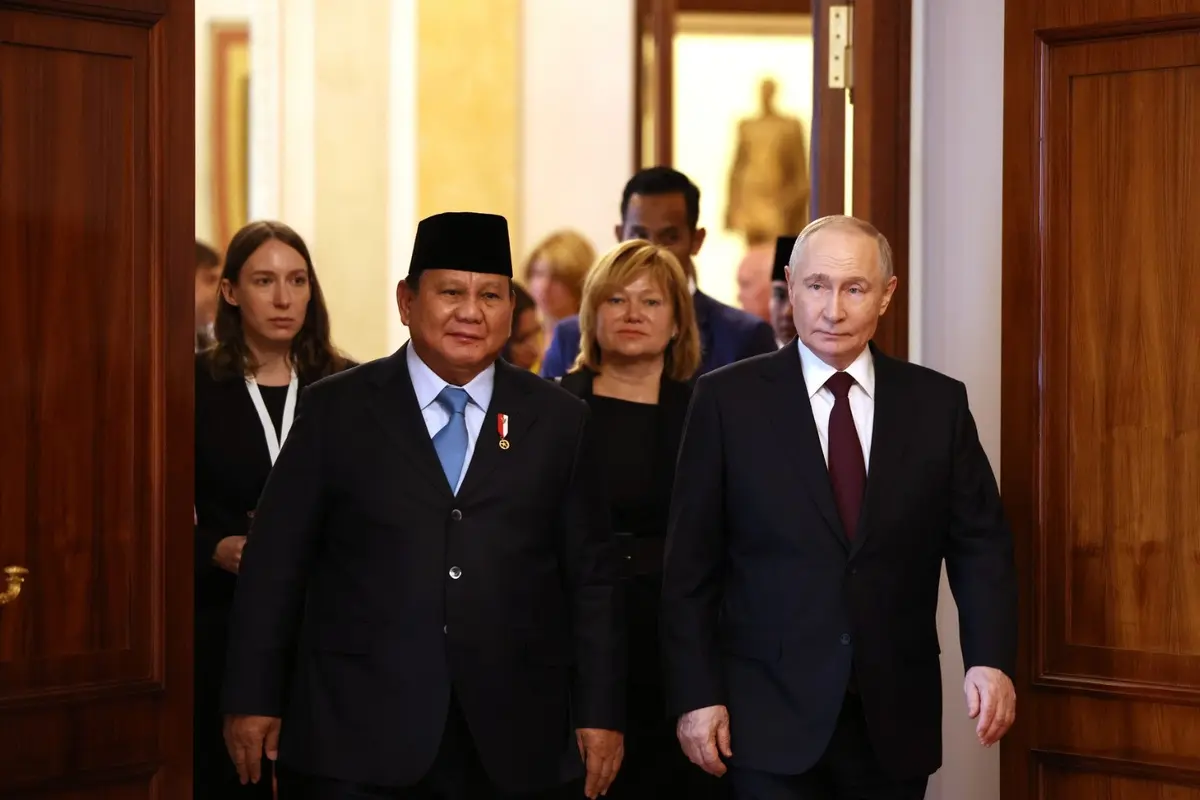 Presiden Republik Indonesia Prabowo Subianto dan Presiden Federasi Rusia Vladimir Putin di Istana Kremlin, Moskow, Senin (13/4) (Istimewa)