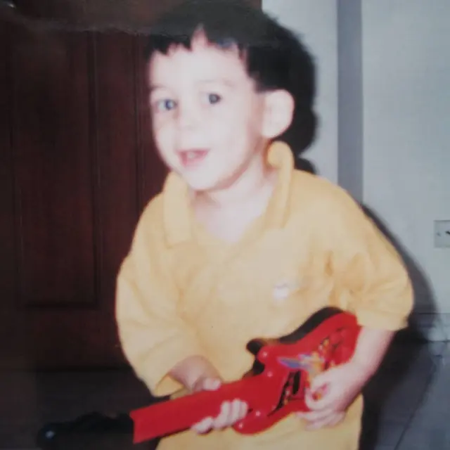 6 Potret Lawas Masa Kecil Maxime Bouttier, Dekat dengan Sang Ibunda
