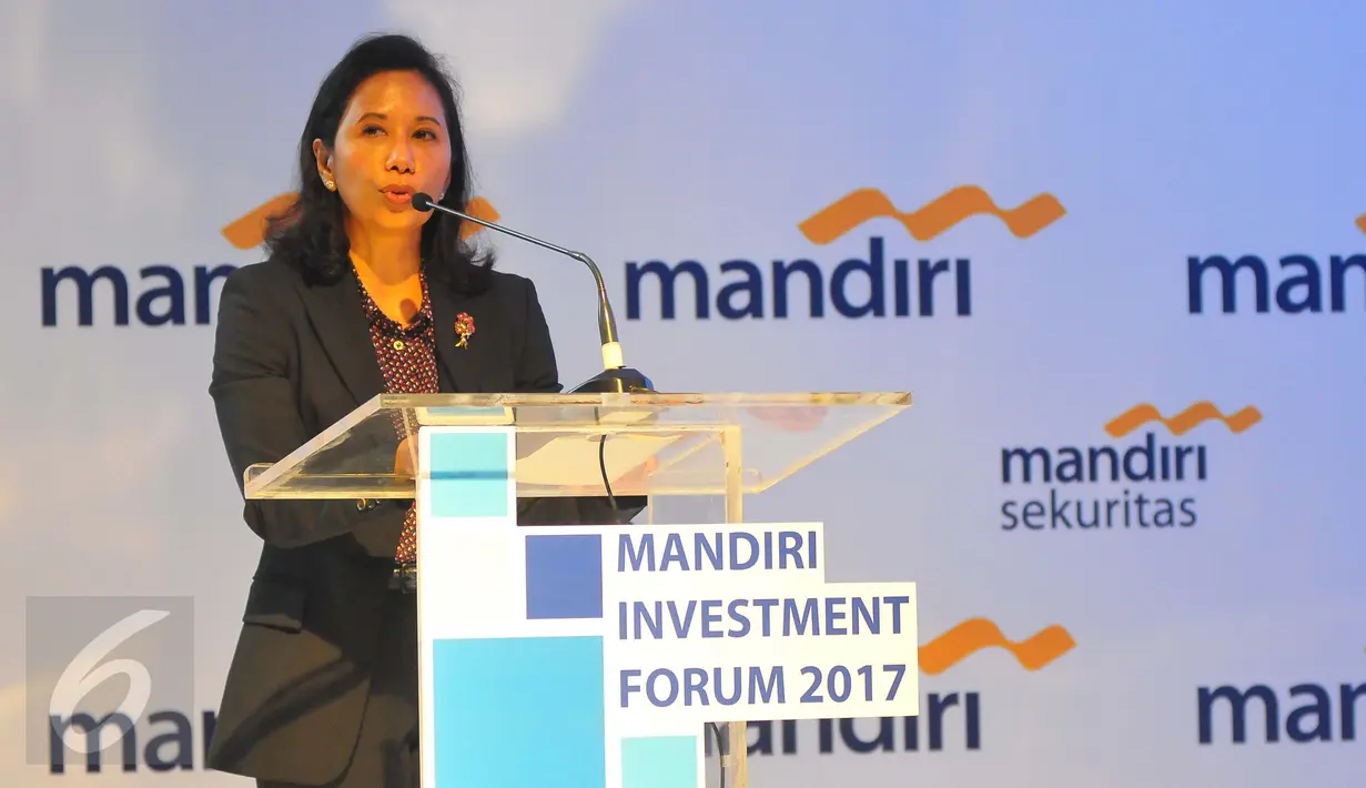 Menteri BUMN Rini Soemarno memberikan sambutan pada pembukaan Mandiri Investment Forum (MIF) 2017 di Jakarta, Rabu (8/2). Acara ini dihadiri para pengambil keputusan di Tanah Air dan sekitar 600 investor dalam dan luar negeri. (Liputan6.com/Angga Yuniar) 