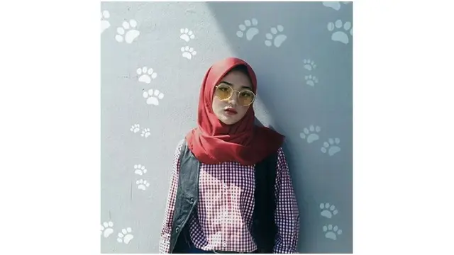 5 Potret Tia Septiana, Putri Mandra yang Bikin Salah Fokus
