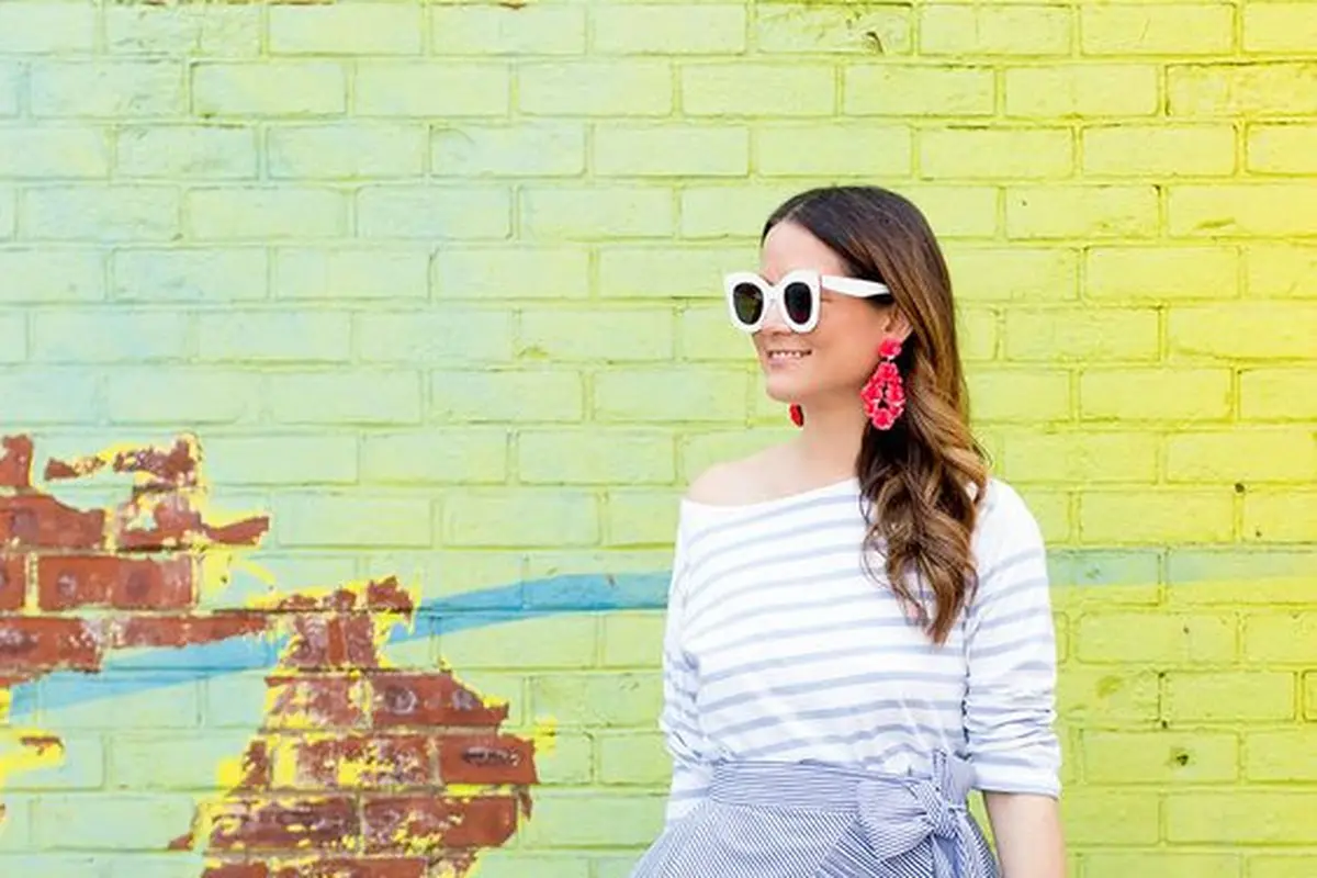 Inspirasi outfit dengan aksen ruffle