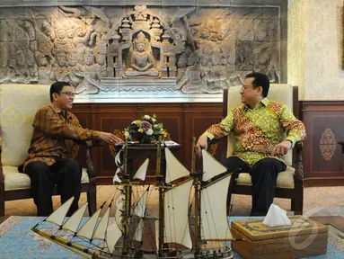 Ketua DPD, Irman Gusman menerima Pengurus Badan Musyawarah Antar Gereja-Gereja (Bamag) Nasional di Jakarta, Senin (22/12/2014).(Liputan6.com/Andrian M Tunay)