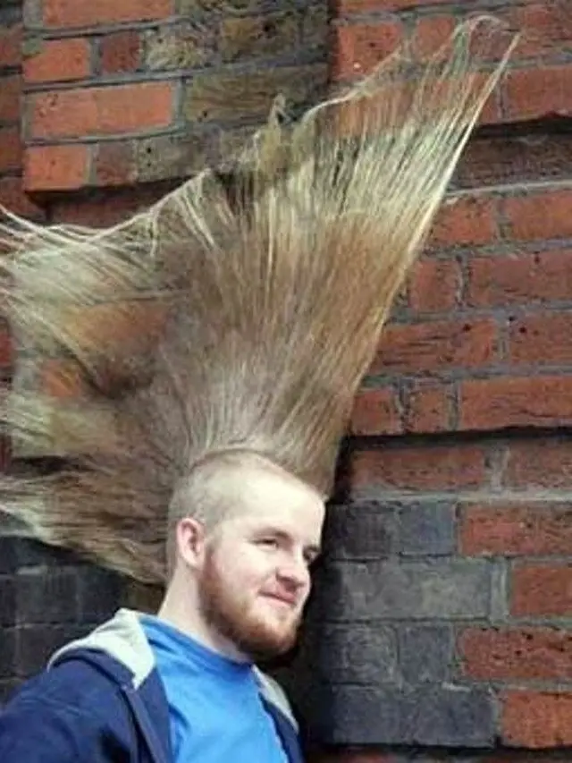 6 Gaya Rambut Cowok Berantakan Ini Absurd, Konsepnya Enggak Jelas