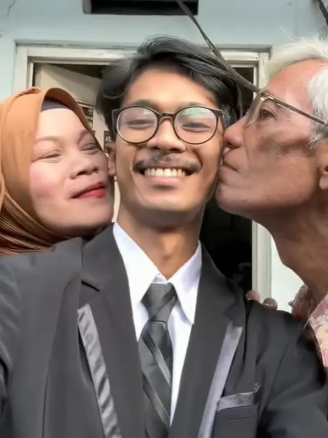 Viral, Cerita Driver Ojol Akhirnya Wisuda Usai 4 Tahun Kuliah Sembari Ngojek
