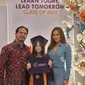 Wulan Guritno dan Adilla Dimitri hadiri wisuda anak. (Sumber: Instagram/wulanguritno)