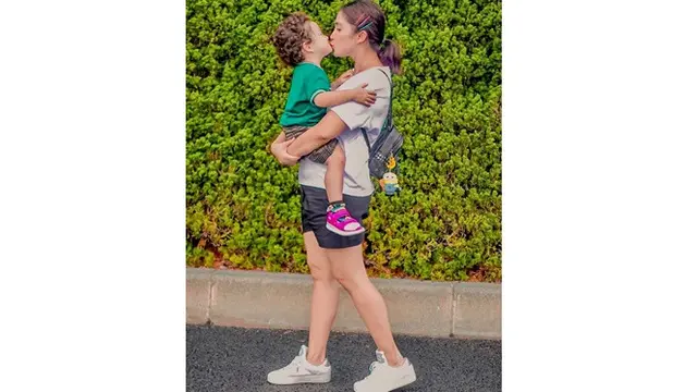 Jarang Terekspose, Ini 6 Potret Lucu Putri Bungsu Andhika Pratama