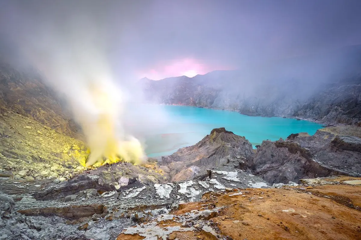 Wisata Alam Kawah Gunung Ijen Sudah Dibuka Kembali, Pengunjung Dibatasi