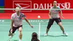Pebulu tangkis ganda campuran Rinov Rivaldy/Lisa Ayu Kusumawati saat melawan Hiroki Midorikawa/Natsu Saitopada (Jepang) pada babak semifinal Daihatsu Indonesia Masters 2025 di Istora Gelora Bung Karno, Senayan, Jakarta, Sabtu (25/1/2025). (Liputan6.com/Herman Zakharia)