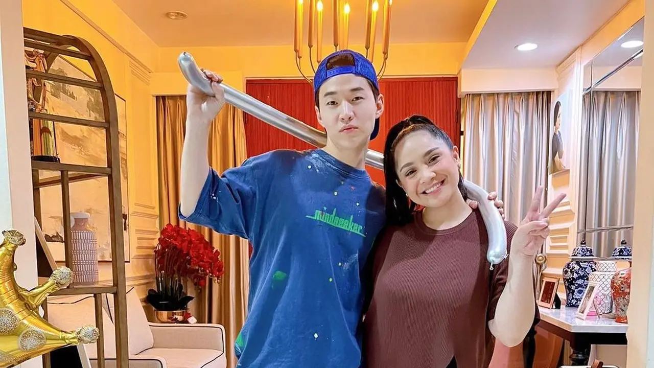 7 Potret Henry Lau Main ke Rumah Raffi Ahmad dan Nagita Slavina, Temukan Makanan Favorit