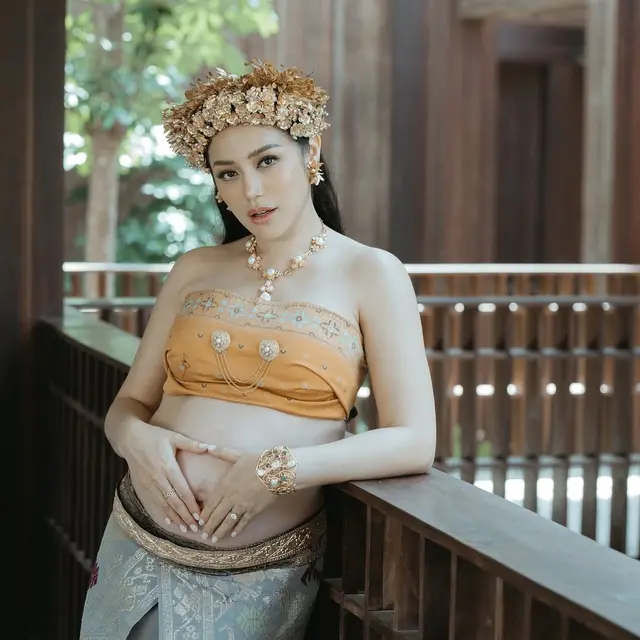 Jessica Iskandar Unggah Video Bersama Anak Perempuannya