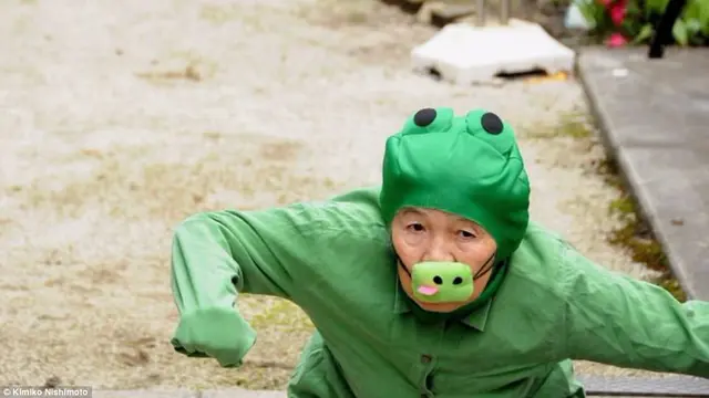 [Bintang] Gaya Foto Nenek