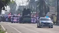 Massa Aksi Dukung MBG di Tuban Diangkut Dump Truk dan Pikap tanpa Penindakan