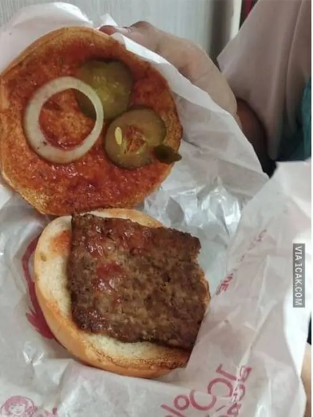 6 Potret Makanan Cepat Saji Low Budget Ini Bikin Ngakak
