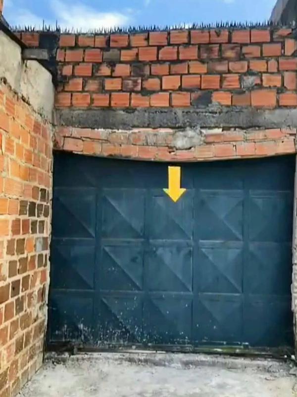 Kesalahan tukang bangunan yang absurd (Sumber: Instagram/puraengenharia)