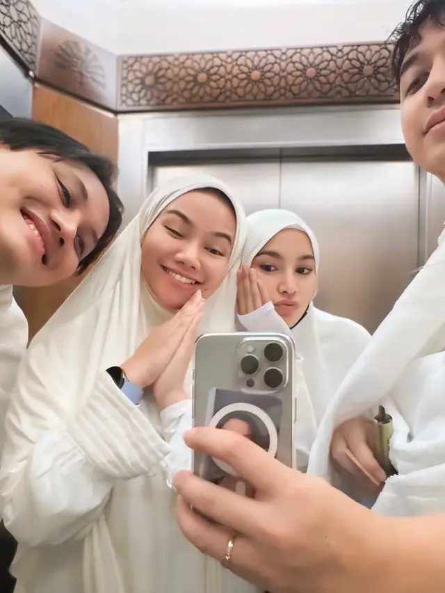Pesona Mahalini Kenakan Hijab saat Umrah. [@yurayunita]