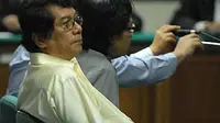 Aulia Pohan mengikuti sidang pembacaan vonis di Pengadilan Tipikor, Jakarta. Besan Presiden SBY ini divonis 4,5 tahun penjara dalam kasus skandal dana Bank Indonesia. (Antara)