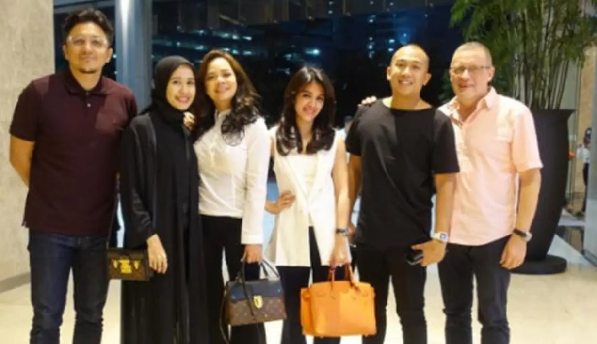 "Sudah ada urus (administrasi), doakan saja ya. Persiapannya mohon doanya saja. Insha Allah semuanya berjalan dengan lancar," ujar Laudya Cynthia Bella. (Instagram)