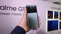 Realme GT 6 (Liputan6.com/Robinsyah Aliwafa Zain)