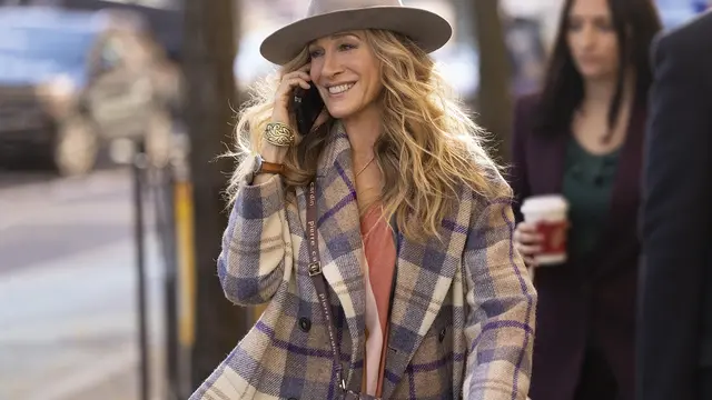 Sarah Jessica Parker dalam serial And Just Like That. (Foto: HBO GO)