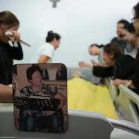 Menurut Dino, anak Benny, kondisi kesehatan ayahnya memang naik turun selama 7 tahun. Namun penyanyi legendaris ini sama sekali tidak ingin membuat keluarganya khawatir. (Adrian Putra/Bintang.com)