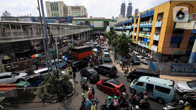 Pasar Tanah Abang Dibuka, Pengunjung Masuk Wajib Tunjukkan Bukti Vaksinasi - Vimarsana News