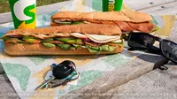 Sandwich dari restoran cepat saji asal Amerika, Subway. (dok. Instagram @subway/https://www.instagram.com/p/CEUsCZWnpm5/)