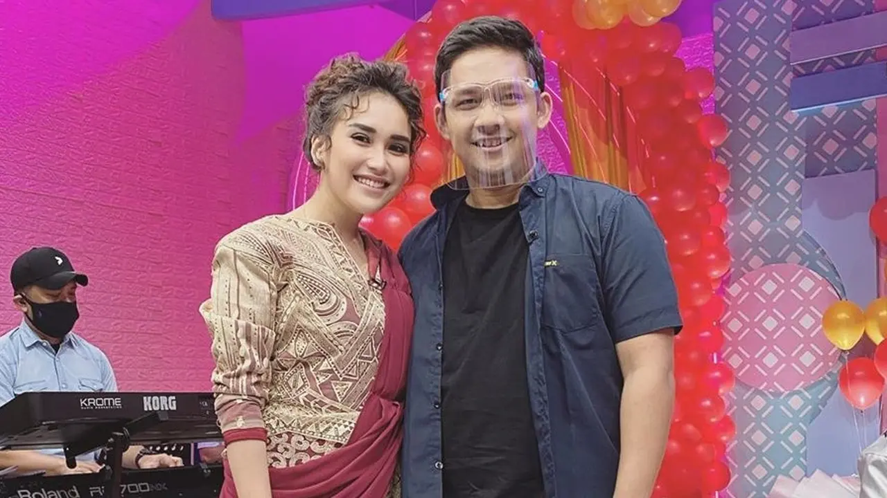 Potret Renaldi Mantan Pacar Pertama Ayu Ting Ting