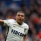 Striker AS Monaco, Kylian Mbappe, merayakan gol yang dicetaknya ke gawang Caen pada laga Liga Prancis di Stadion Michel d'Ornano, Caen, Minggu (19/3/2017). (AFP/Charly Triballeau)