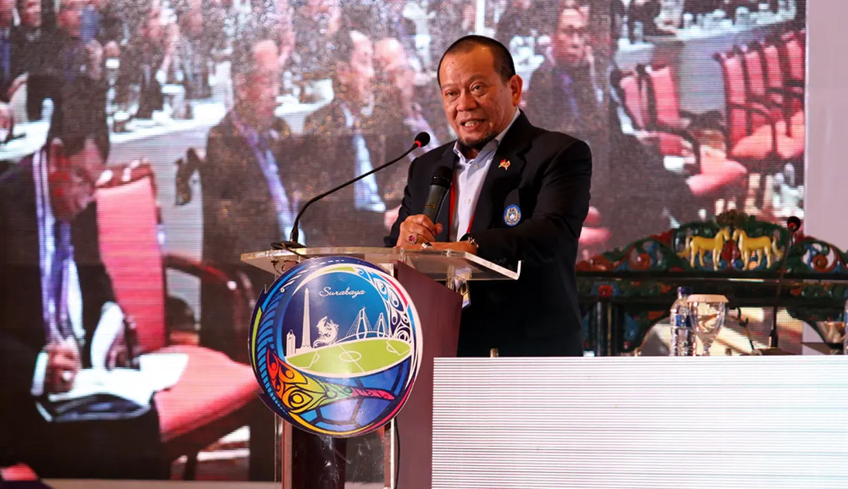 Ketua umum terpilih PSSI 2015-2019, La Nyalla Mattalitti memberikan sepatah dua patah kata  (PSSI.org)