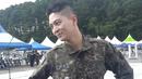 Joo Won berangkat ke kamp militer pada 16 Mei 2017 untuk menjalani pelatihan dasar sebagai tentara aktif. (foto: pinterest.com)