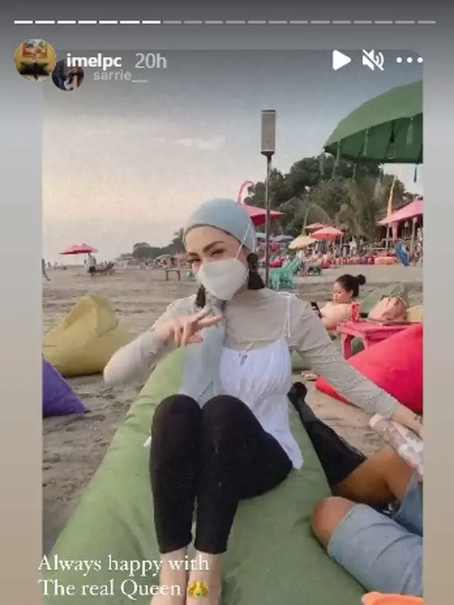 6 Potret Imel Putri Cahyati saat Liburan di Bali, Gaya Hijabnya Banjir Kritikan
