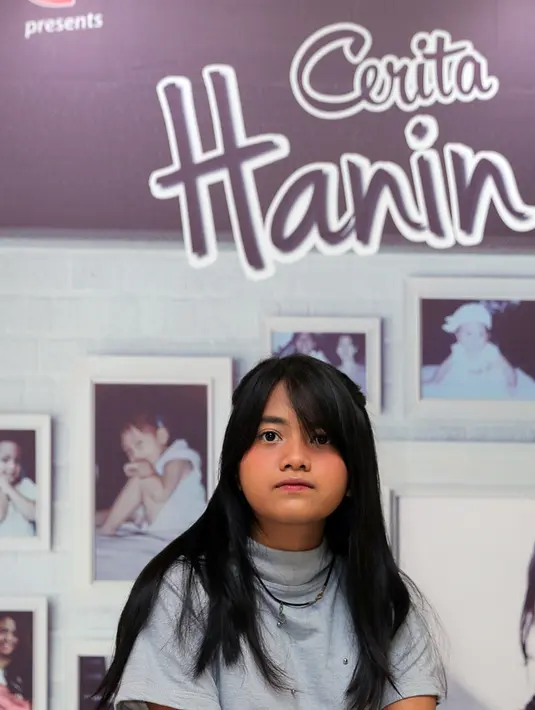 Hanin bernaung di Warner Music Indonesia mengeluarkan album baru berjudul Cerita Hanin Dhiya. Sebelas lagu masuk dalam album perdananya tersebut. (Deki Prayoga/Bintang.com)