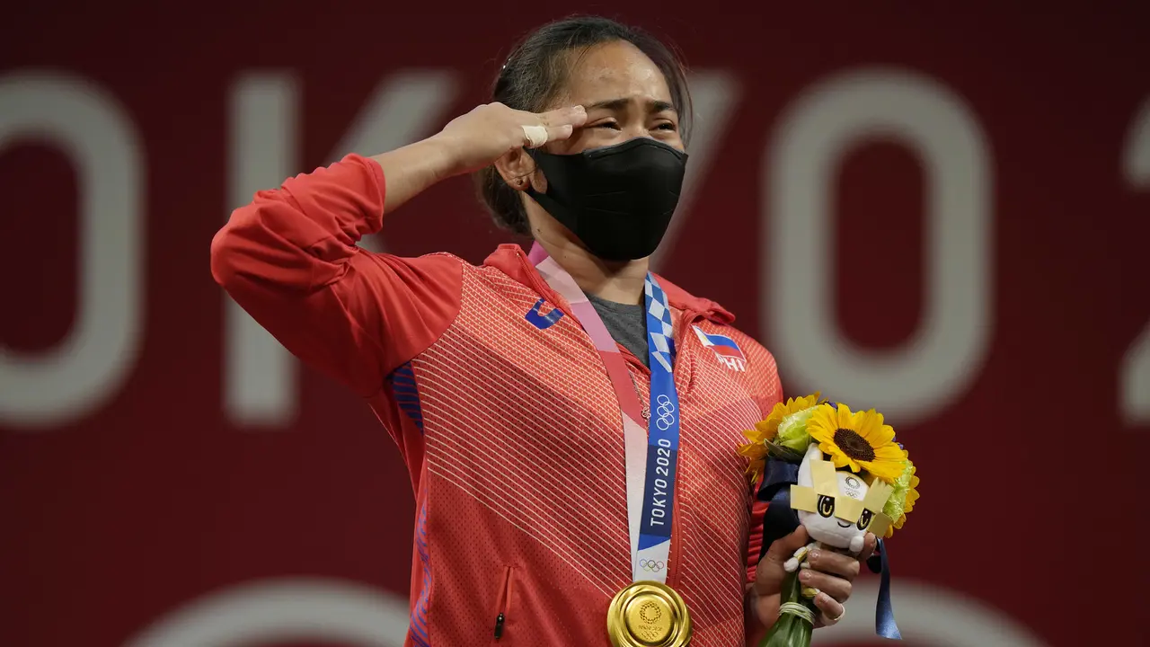 Foto: Setelah Menunggu 97 Tahun, Filipina Raih Medali Emas Pertama Lewat Hidilyn Diaz di Cabang Angkat Besi Putri Olimpiade Tokyo 2020