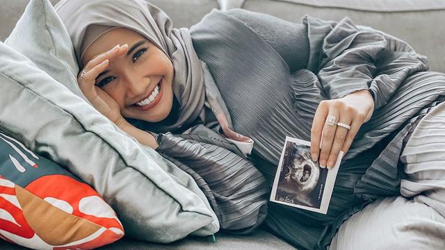 6 Potret Perjuangan Zaskia Sungkar dan Irwansyah Dapat Momongan